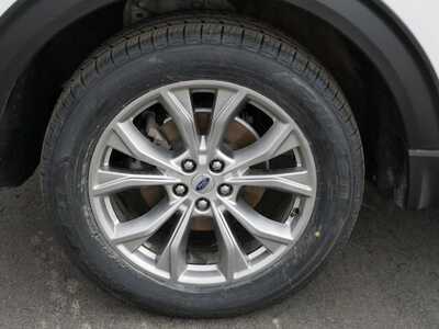 2020 Ford Explorer, $24999. Photo 5