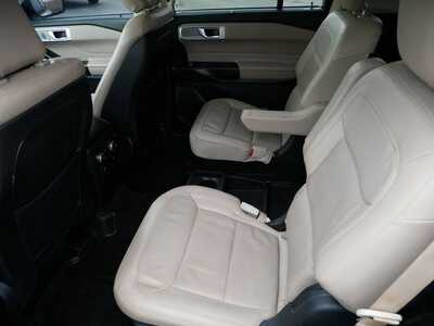 2020 Ford Explorer, $24999. Photo 8