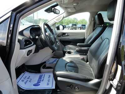 2024 Chrysler Pacifica, $25499. Photo 7