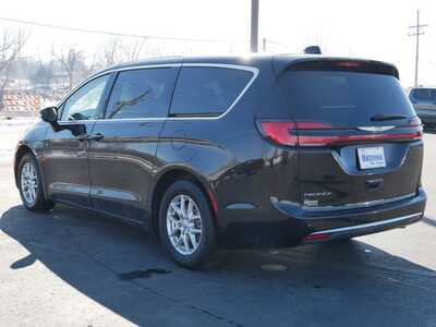 2023 Chrysler Pacifica, $23899. Photo 3