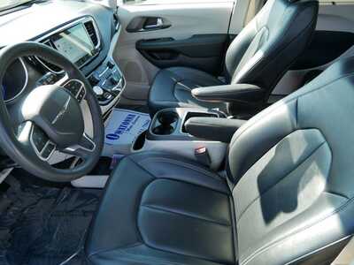 2023 Chrysler Pacifica, $23899. Photo 7