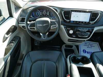 2023 Chrysler Pacifica, $23899. Photo 9