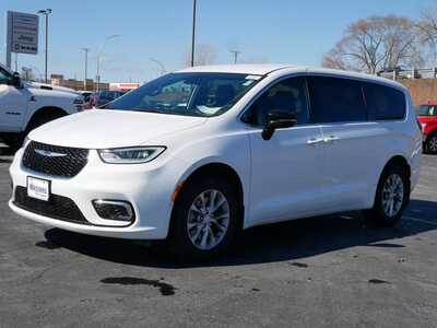 2026 Chrysler Pacifica, $43965. Photo 3