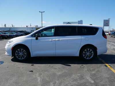 2026 Chrysler Pacifica, $43965. Photo 4