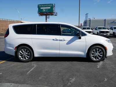 2026 Chrysler Pacifica, $43965. Photo 8