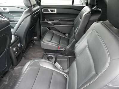 2020 Ford Explorer, $17999. Photo 8