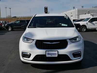 2026 Chrysler Pacifica, $42335. Photo 2