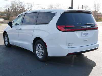 2026 Chrysler Pacifica, $42335. Photo 5