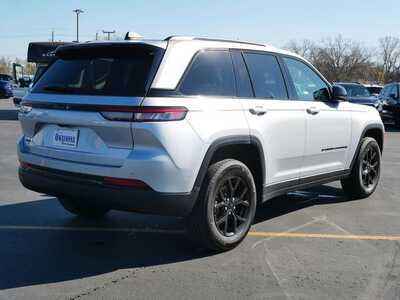 2025 Jeep Grand Cherokee, $35999. Photo 4
