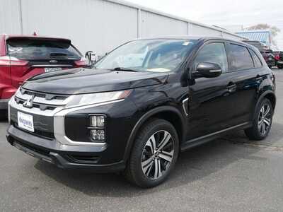 2025 Mitsubishi Outlander, $19999. Photo 2