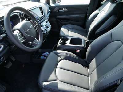 2026 Chrysler Pacifica, $46961. Photo 11