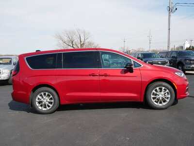 2026 Chrysler Pacifica, $46961. Photo 8