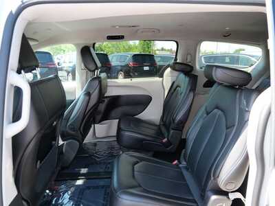 2023 Chrysler Pacifica, $22999. Photo 8