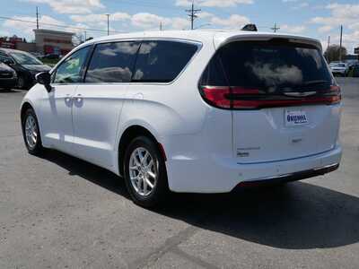 2023 Chrysler Pacifica, $23999. Photo 3