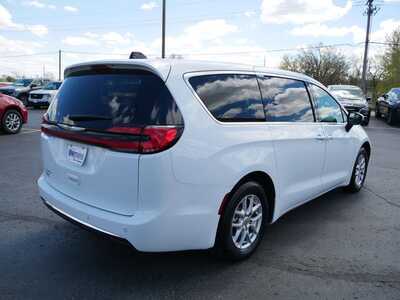 2023 Chrysler Pacifica, $23999. Photo 4