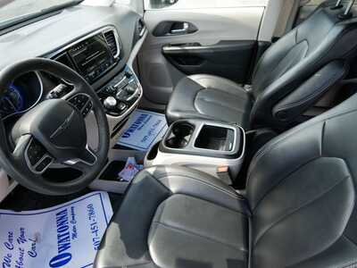 2023 Chrysler Pacifica, $23999. Photo 7