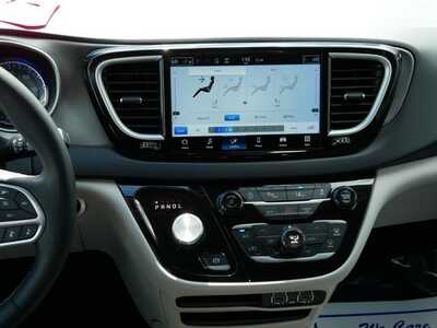 2023 Chrysler Pacifica, $23999. Photo 10