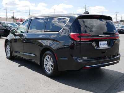 2023 Chrysler Pacifica, $23999. Photo 3