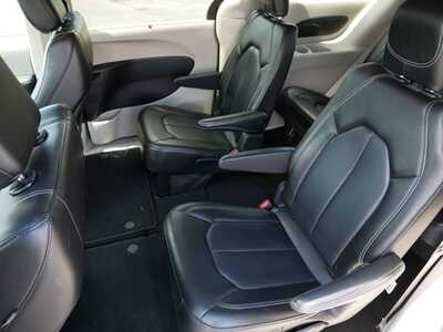 2023 Chrysler Pacifica, $23999. Photo 8