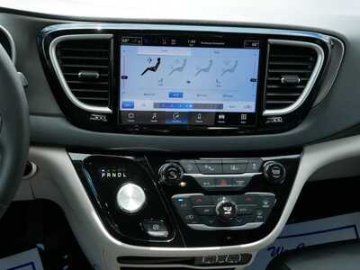 2023 Chrysler Pacifica, $23999. Photo 10