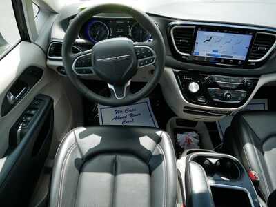 2023 Chrysler Pacifica, $23999. Photo 9