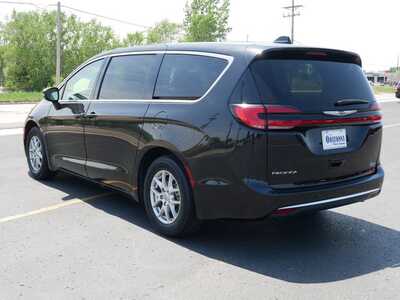 2023 Chrysler Pacifica, $23999. Photo 3