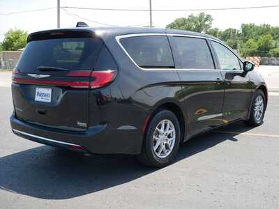2023 Chrysler Pacifica, $23999. Photo 4
