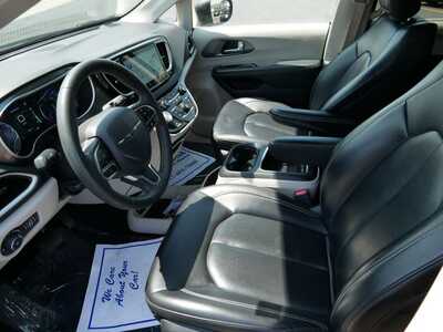 2023 Chrysler Pacifica, $23999. Photo 7