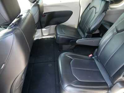 2023 Chrysler Pacifica, $23999. Photo 8