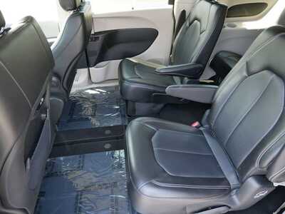 2023 Chrysler Pacifica, $23999. Photo 8