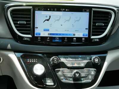 2023 Chrysler Pacifica, $20999. Photo 10