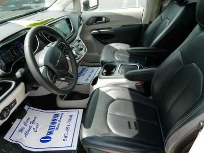 2023 Chrysler Pacifica, $20999. Photo 7