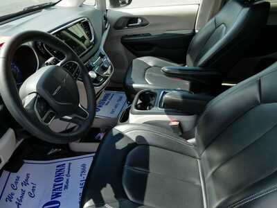 2023 Chrysler Pacifica, $23999. Photo 7