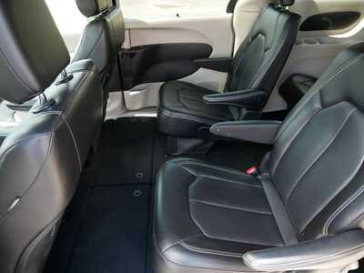 2023 Chrysler Pacifica, $23999. Photo 8