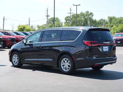 2023 Chrysler Pacifica, $24499. Photo 3