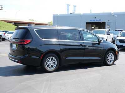 2023 Chrysler Pacifica, $24499. Photo 4