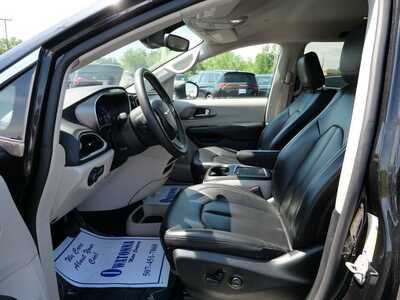 2023 Chrysler Pacifica, $24499. Photo 7