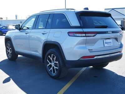 2024 Jeep Grand Cherokee, $31999. Photo 3