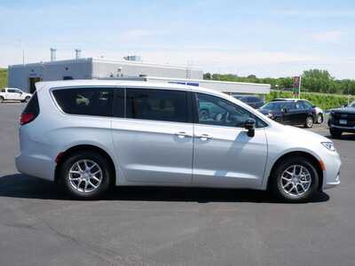 2026 Chrysler Pacifica, $41645. Photo 8