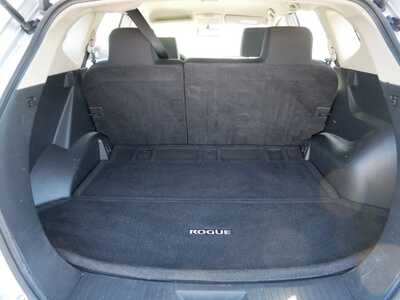 2015 Nissan Rogue, $10999. Photo 6