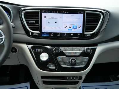 2023 Chrysler Pacifica, $23999. Photo 10
