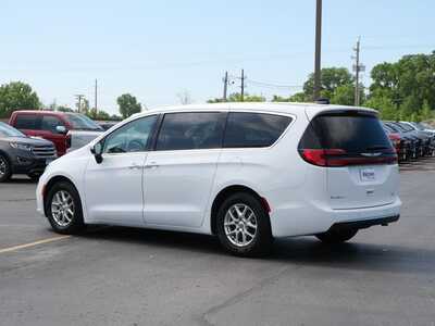 2023 Chrysler Pacifica, $23999. Photo 3