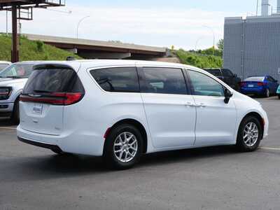 2023 Chrysler Pacifica, $23999. Photo 4