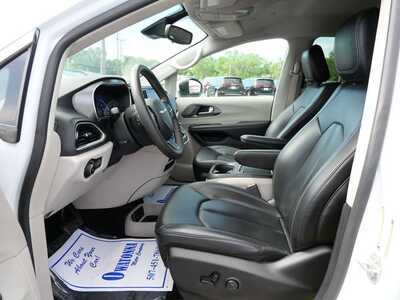 2023 Chrysler Pacifica, $23999. Photo 7