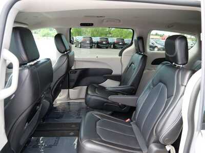 2023 Chrysler Pacifica, $23999. Photo 8