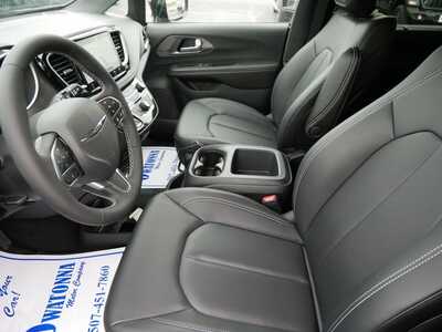 2026 Chrysler Pacifica, $42999. Photo 11
