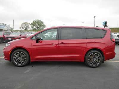 2026 Chrysler Pacifica, $42999. Photo 4