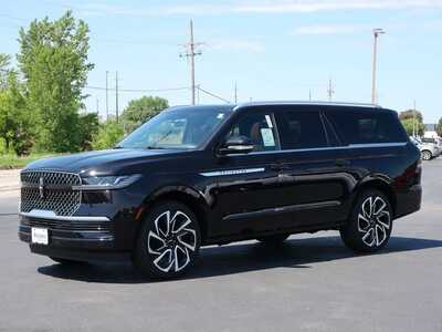 2026 Lincoln Navigator L, $104417. Photo 3