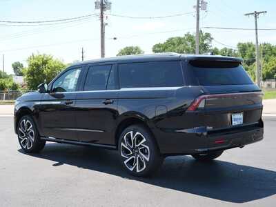 2026 Lincoln Navigator L, $104417. Photo 5