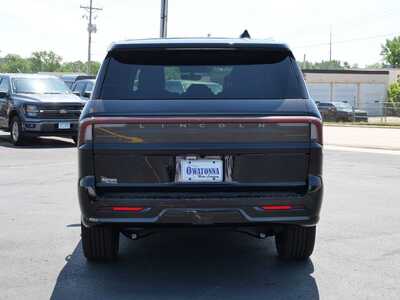 2026 Lincoln Navigator L, $104417. Photo 6